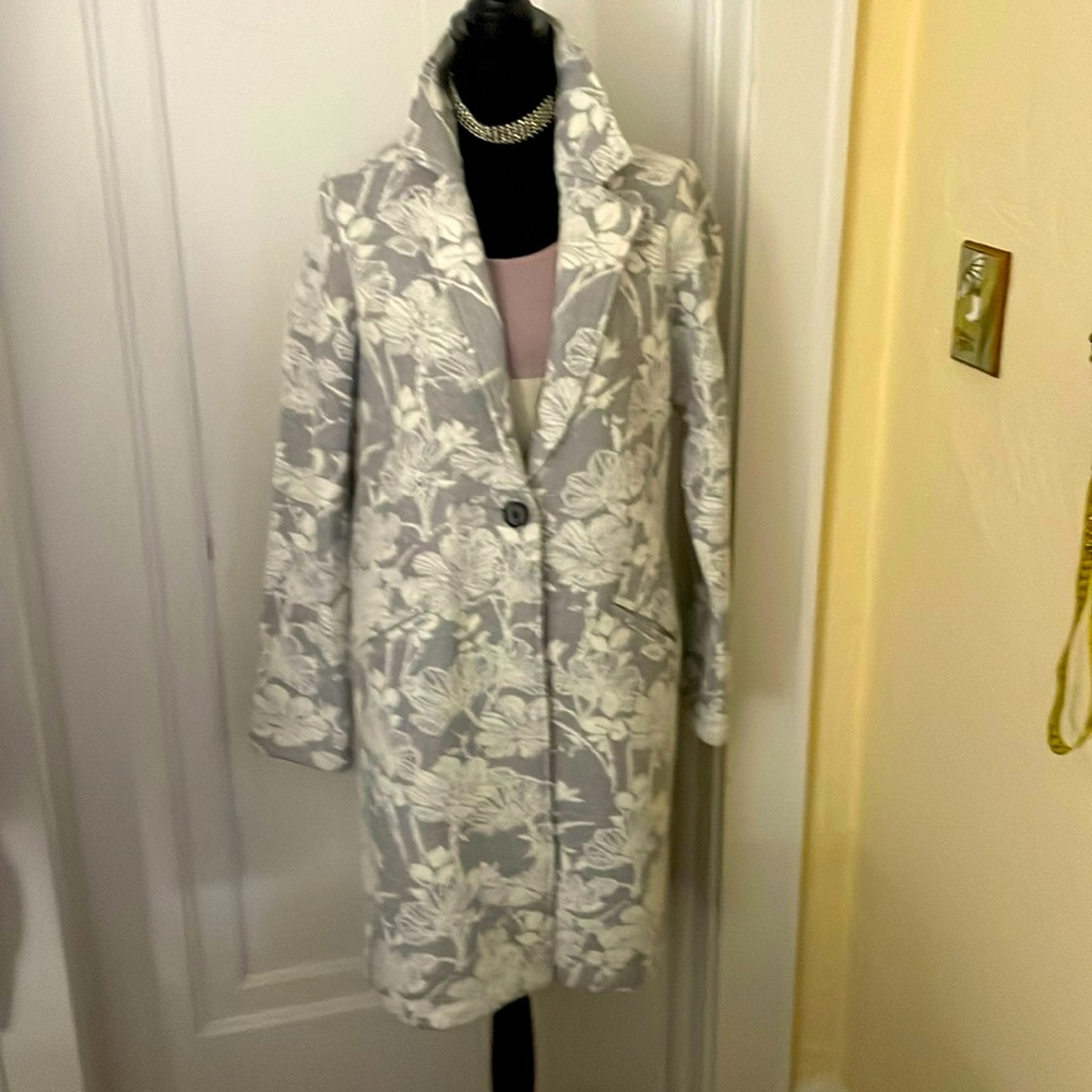 Rachel Zoe NWOT Gray Floral WoolBlend 3/4 Length Car Coat Size Medium
